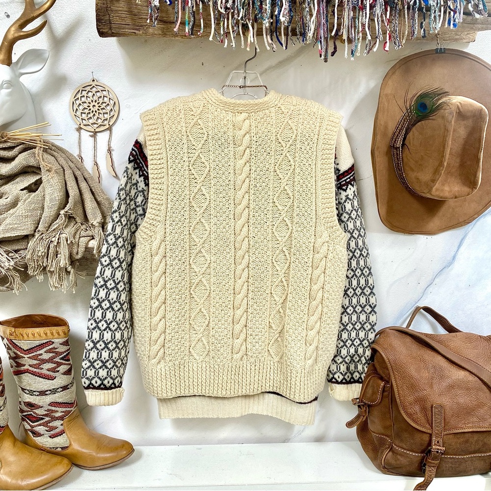 Rare ARTISAN cable knit prairie wool vest w granny cottage cabin country vibe - Picture 8 of 13